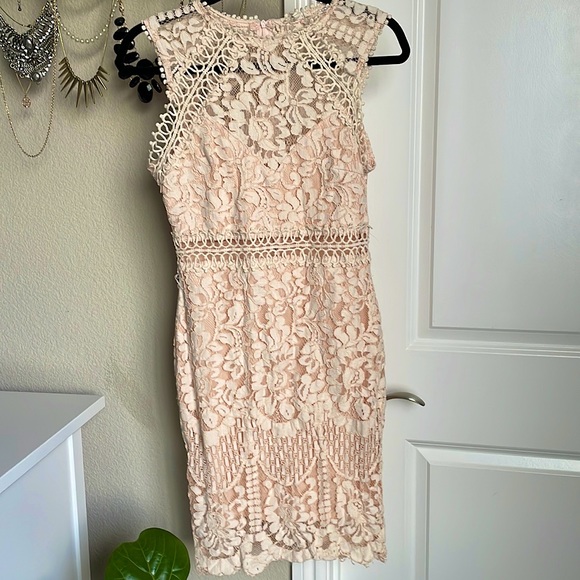 Lace midi dress - Picture 1 of 4